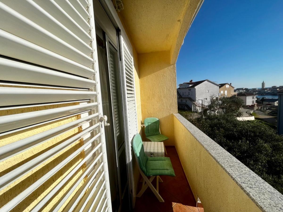 Apartments Maricic Banjol מראה חיצוני תמונה