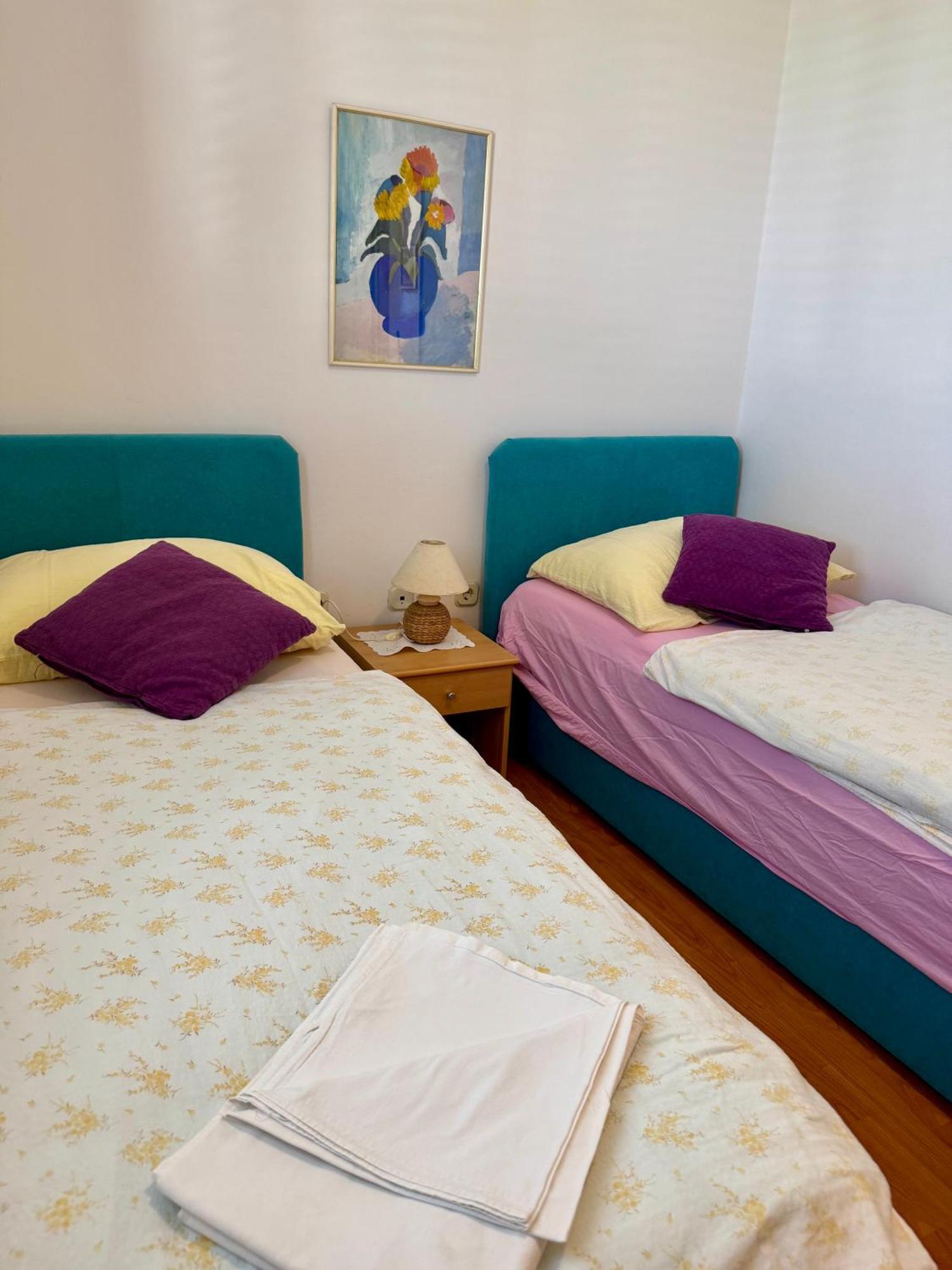 Apartments Maricic Banjol מראה חיצוני תמונה