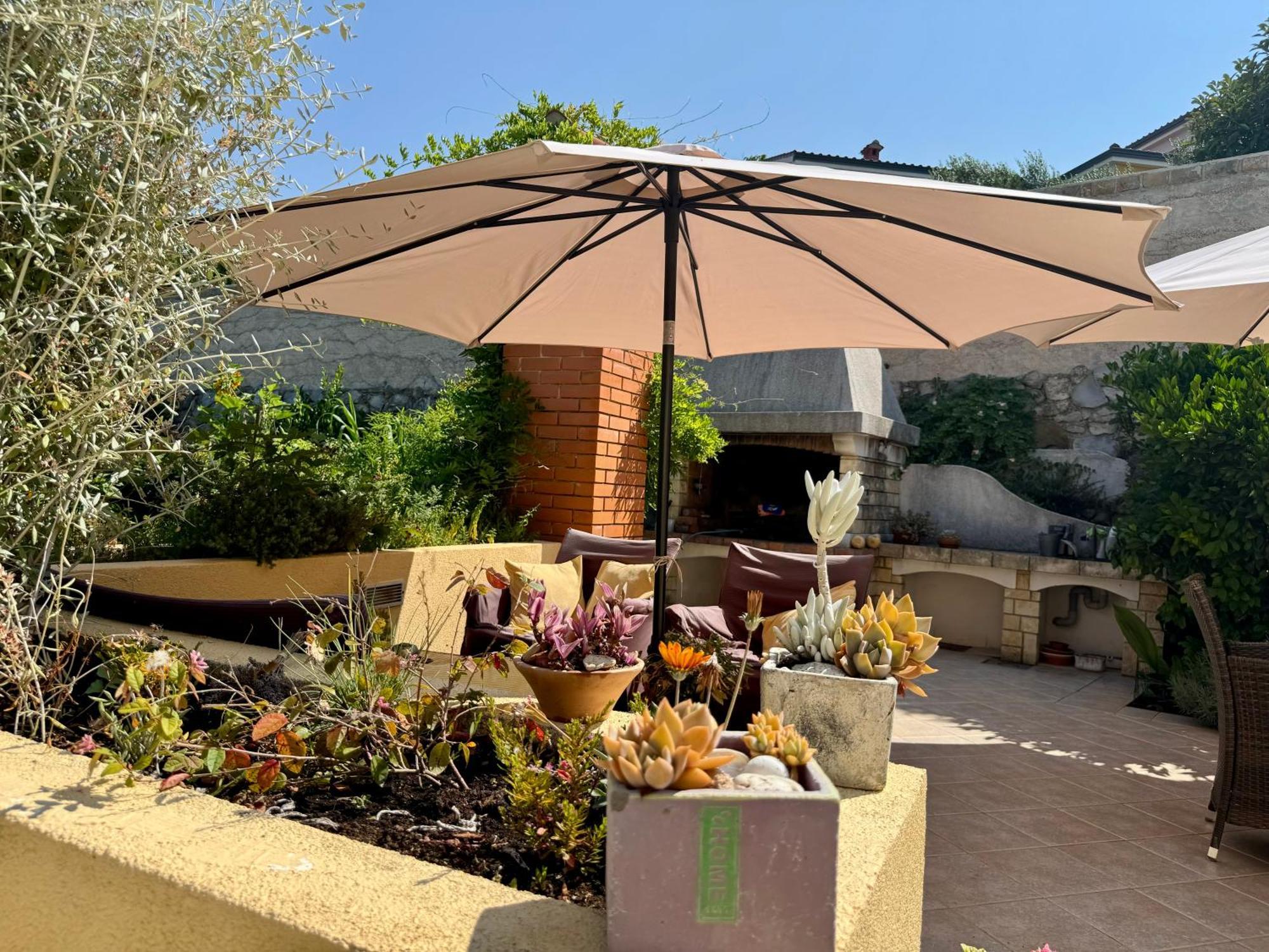 Apartments Maricic Banjol מראה חיצוני תמונה