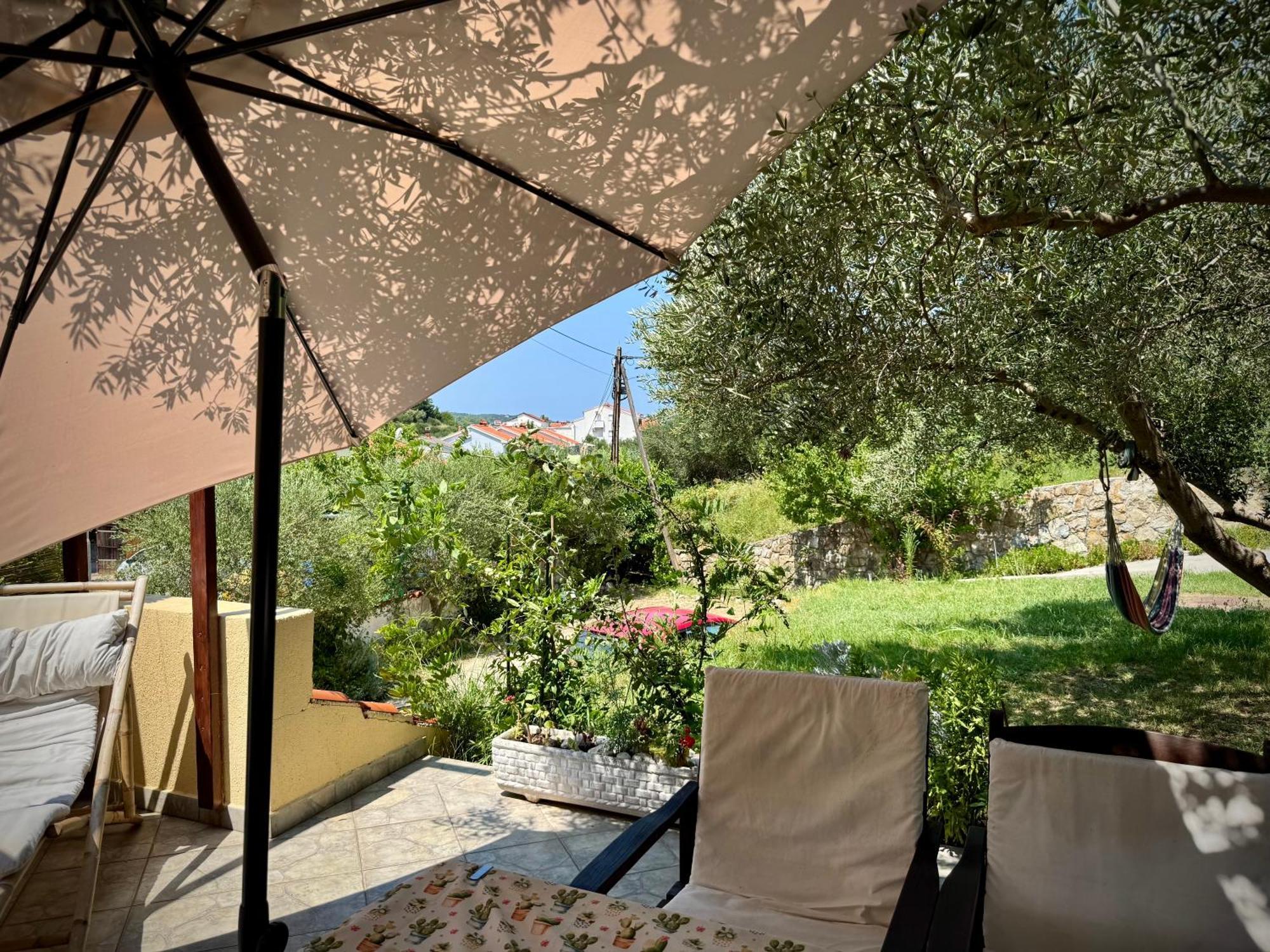 Apartments Maricic Banjol מראה חיצוני תמונה