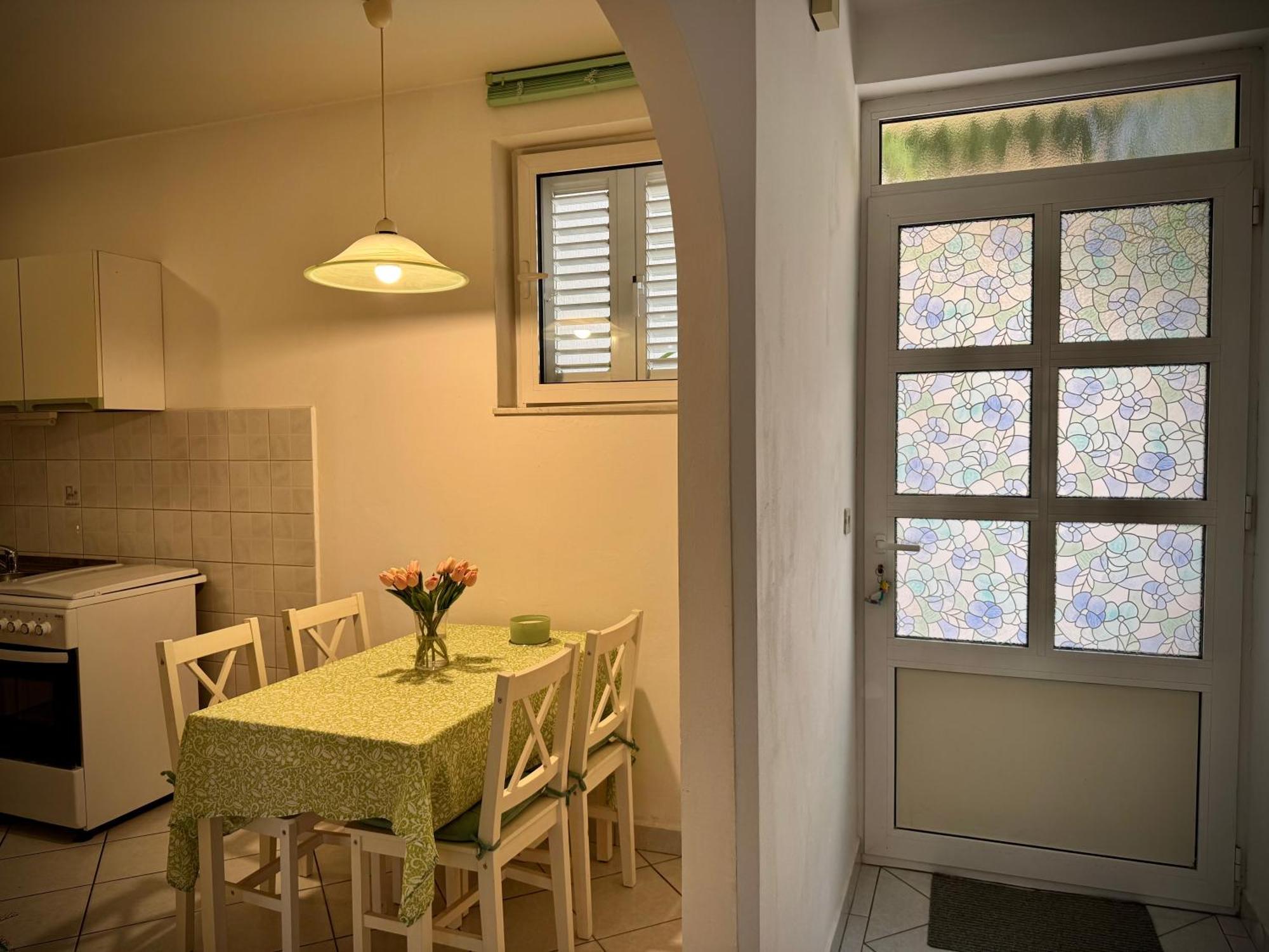 Apartments Maricic Banjol מראה חיצוני תמונה